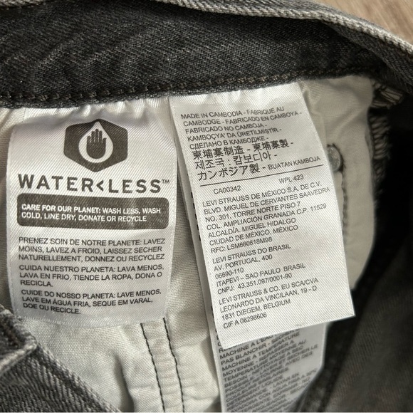 LEVIS Gray Waterless 501 button fly Denim Cutoff Shorts Women Size 28 - Picture 4 of 6